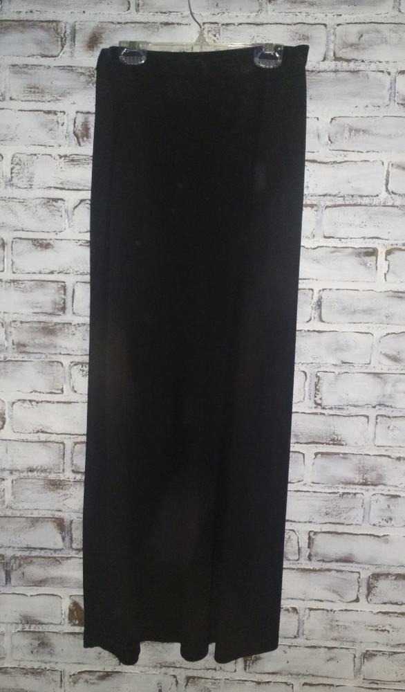 Old Navy black skirt.